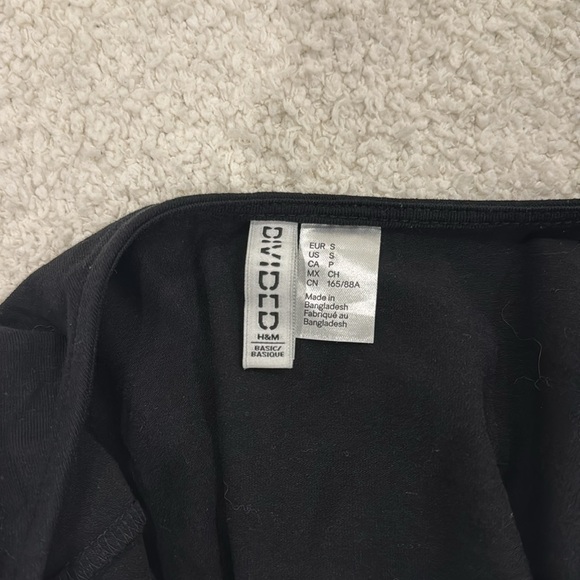 H&M - Open-back Long-sleeve Crop Top (size small) - Picture 5 of 7